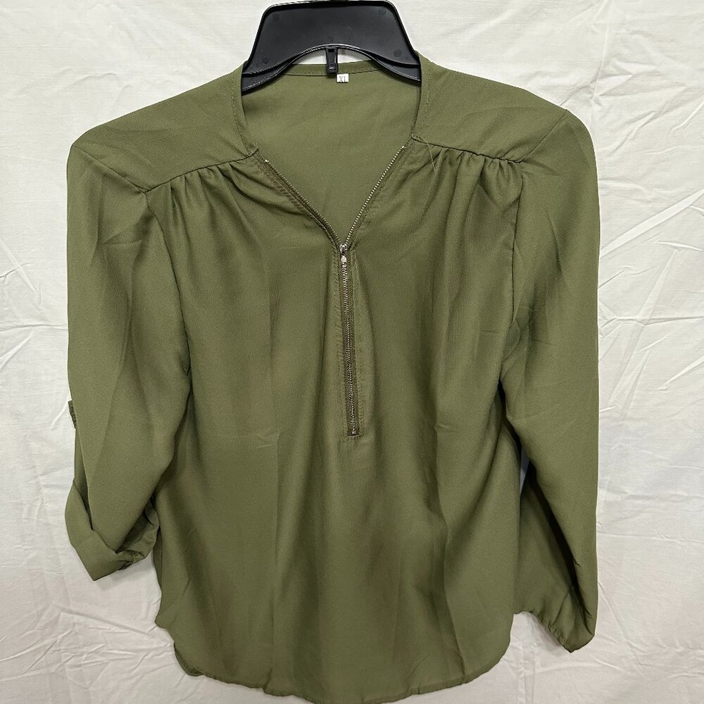Women's XL Long Sleeve, beautiful med green 1/2 zip blouse.